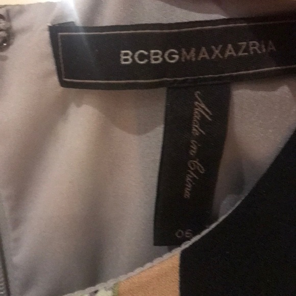 BCBG dress, hardly worn. Beautiful print. - Picture 4 of 7